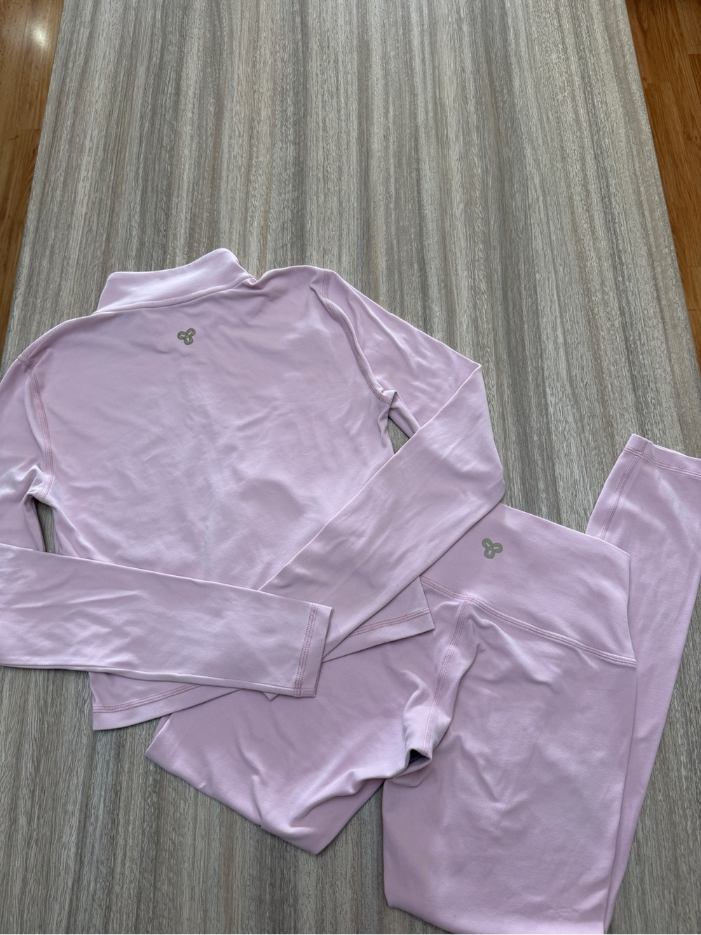 Aritzia Golden Workout Set Size Small in Sweet Pea Purple Jacket & Leggings